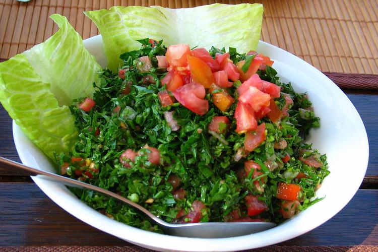 تبولة (معدنوس,برغل,طماطم,بصل,نعنع)